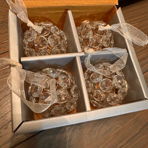 Christmas ornaments - Picture 3 of 3